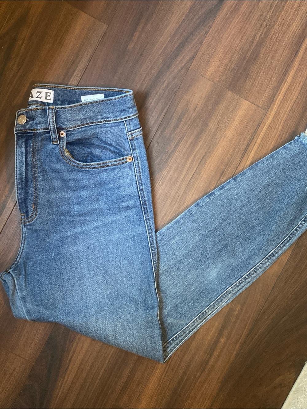 DAZE Skinny Jeans in Medium Blue Denim